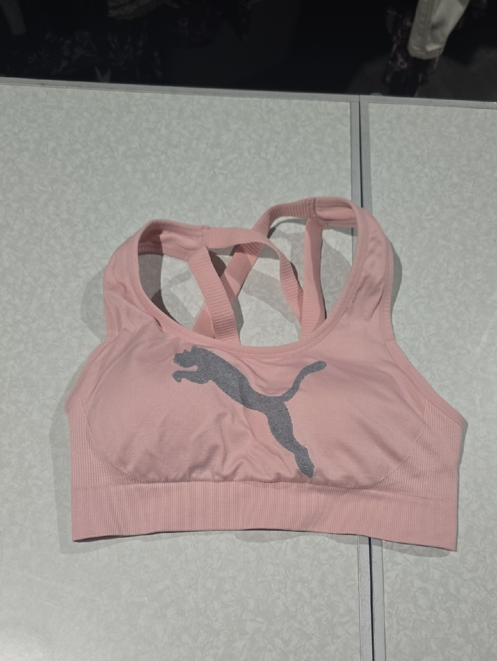 PUMA Light Pink Seamless Crisscross Sports Bra with Gray‎ Logo Size Medium